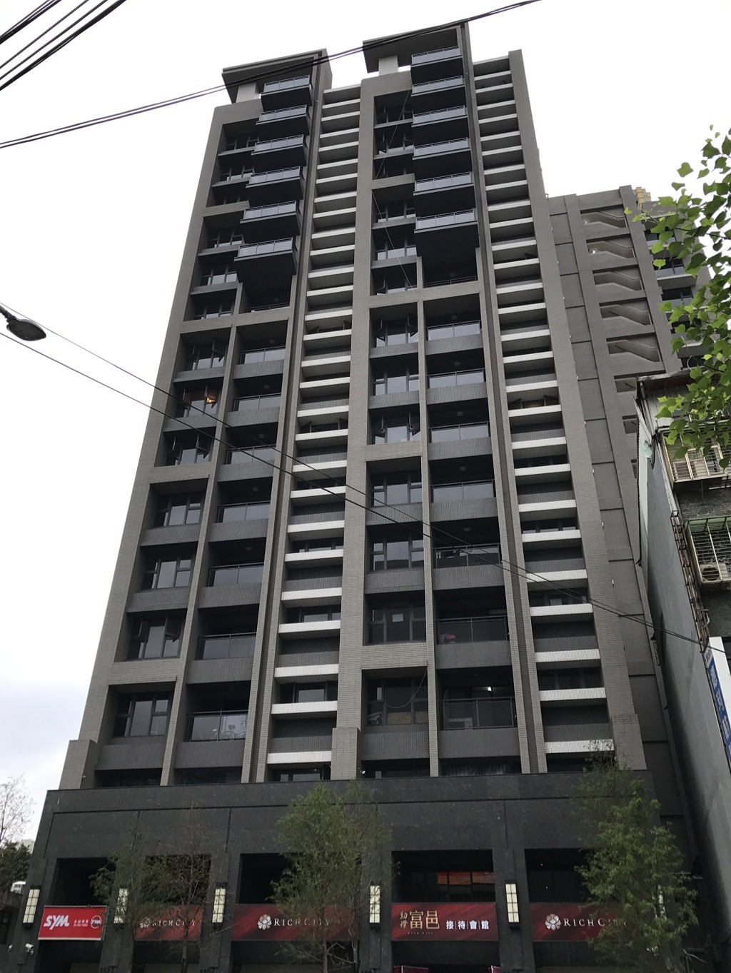簡易都更第三案(板橋)完工圖