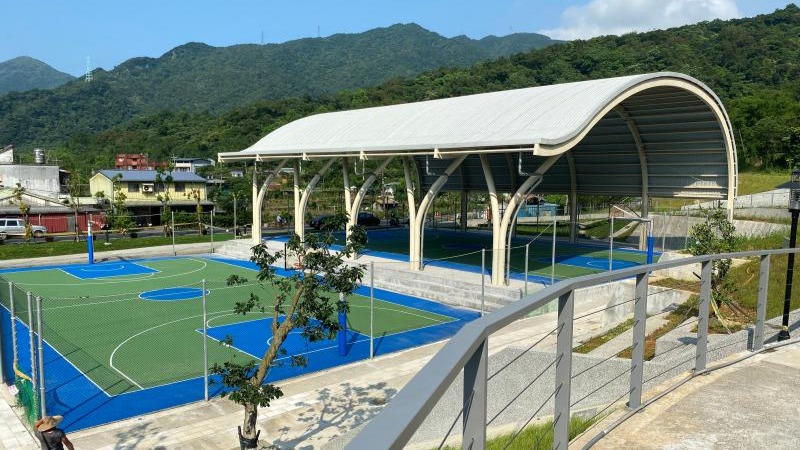瑞芳運動公園啟用，大冠鳩造型室外籃球場。