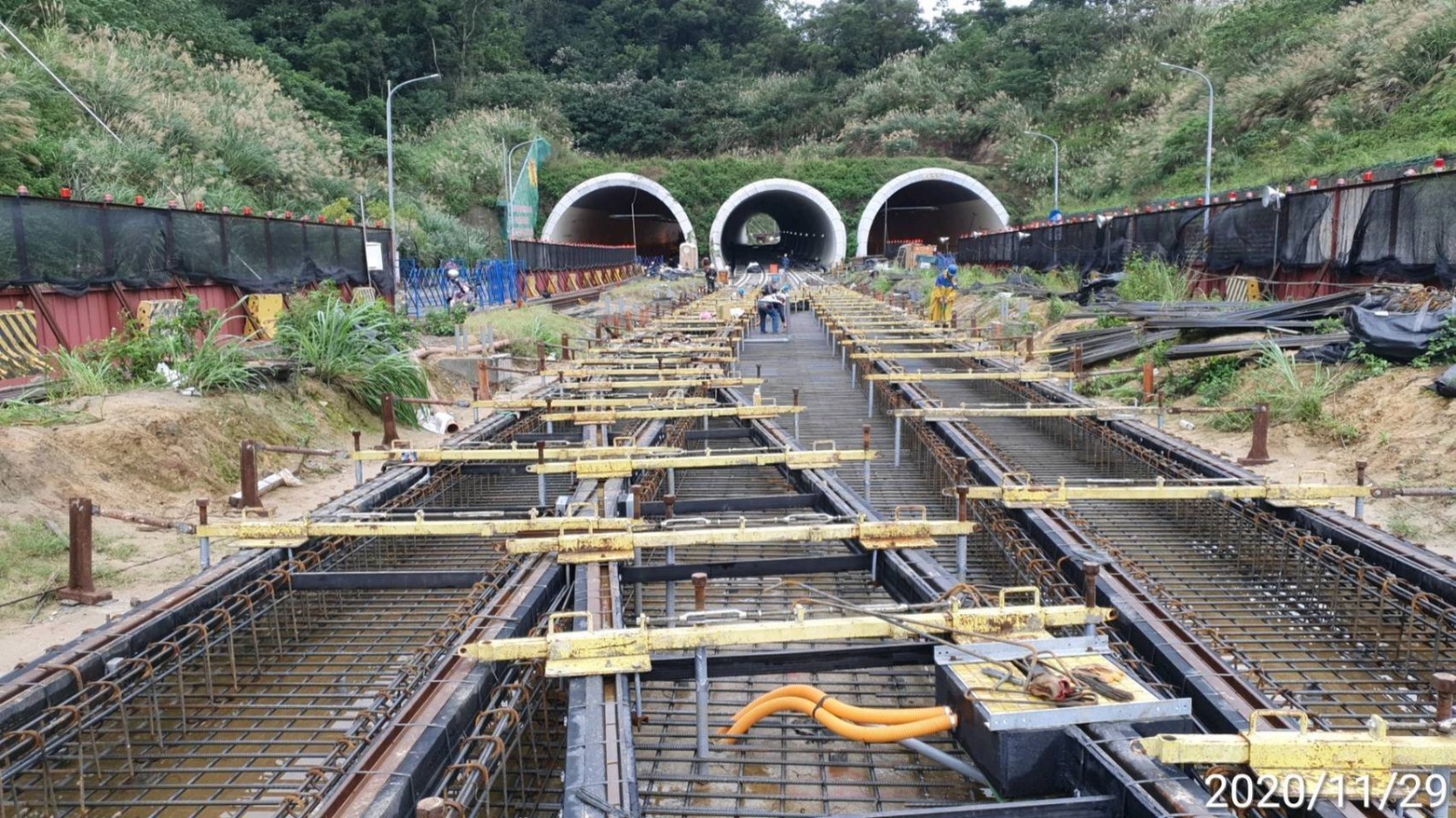 雙安隧道OK T07~T10道岔鋼筋綁紮