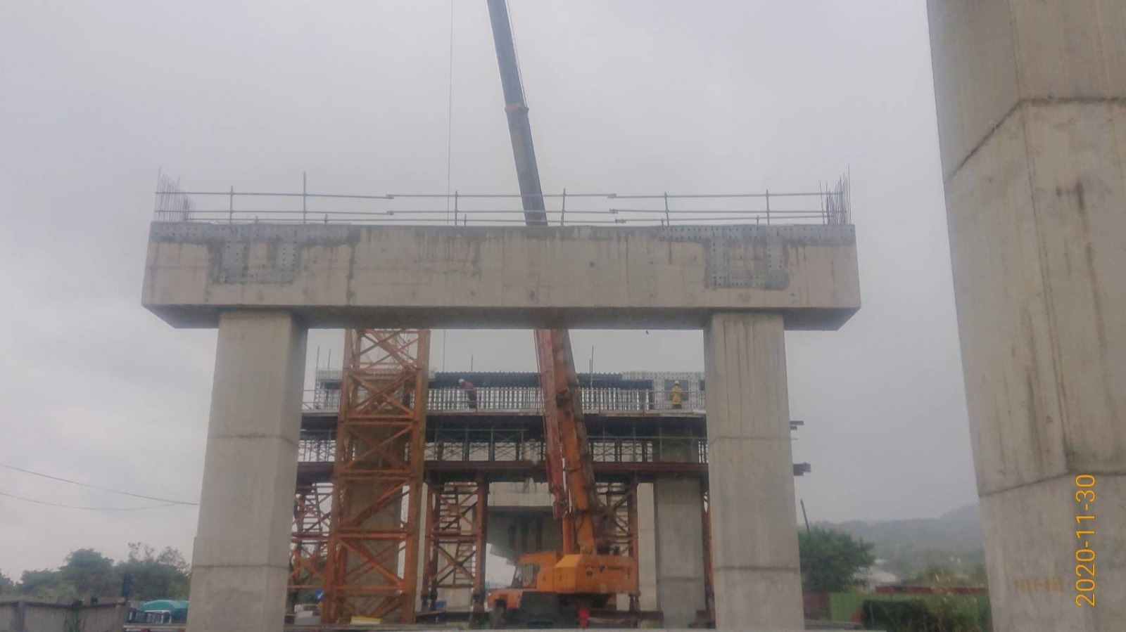三峽佳興路PB04-04帽梁免拆網安裝及模板吊掛作業