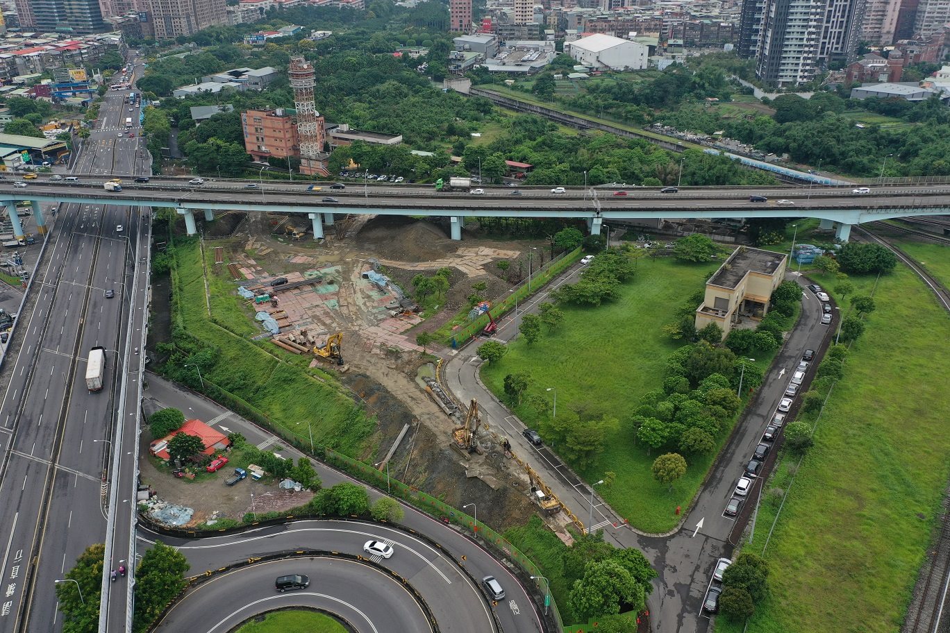 新北市政府施政成果網 居 浮洲橋下橋市區道路動線優化工程 施工中