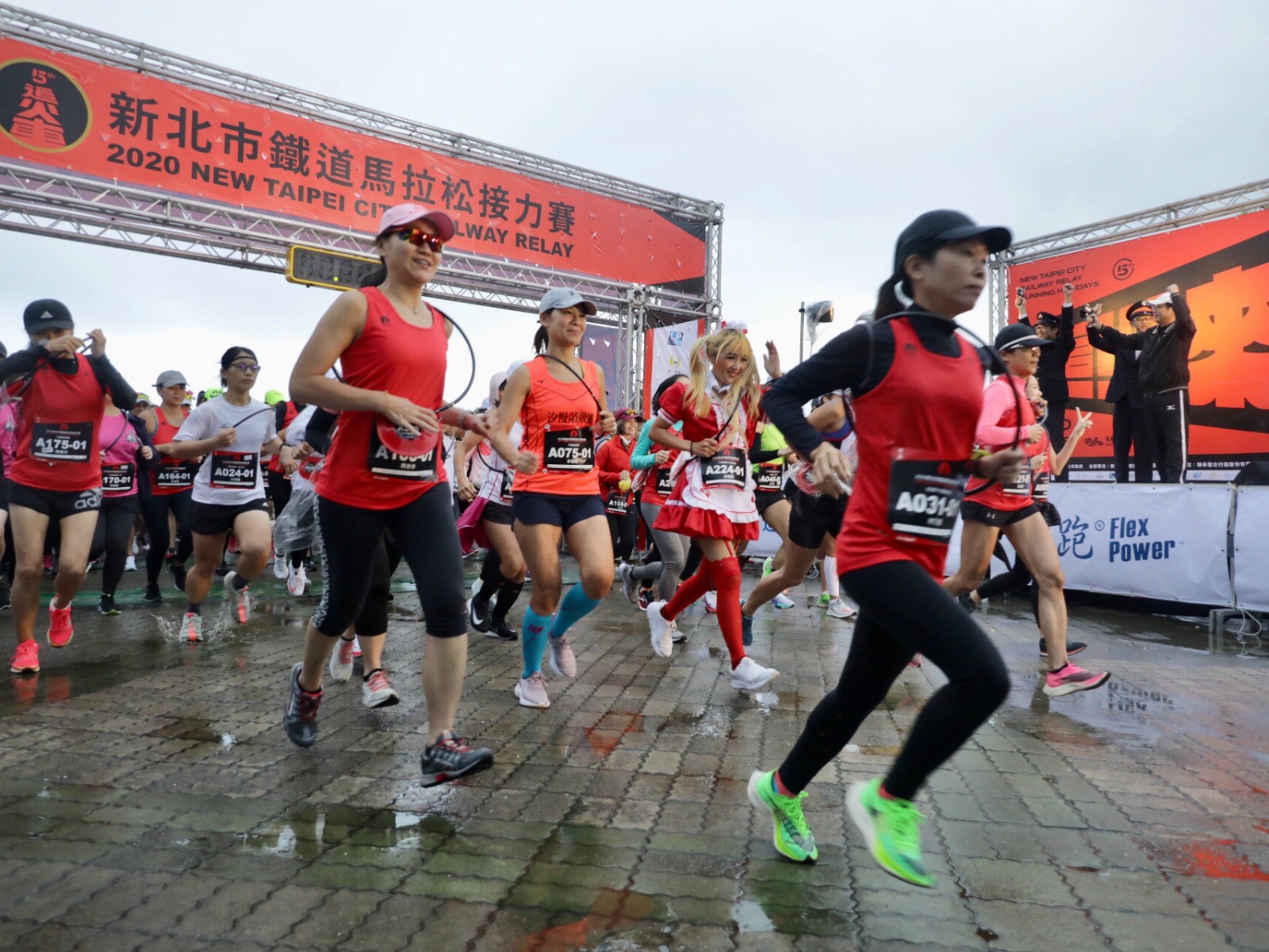 追火車!風雨中第一棒漂亮出發