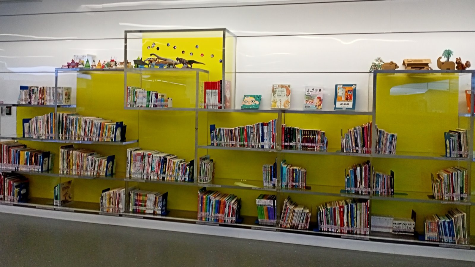 總館兒童新書展示區