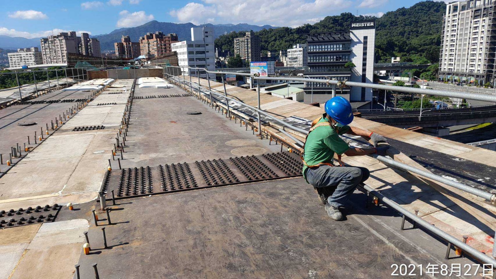 安和路三段U8-8邊模及三角架組立