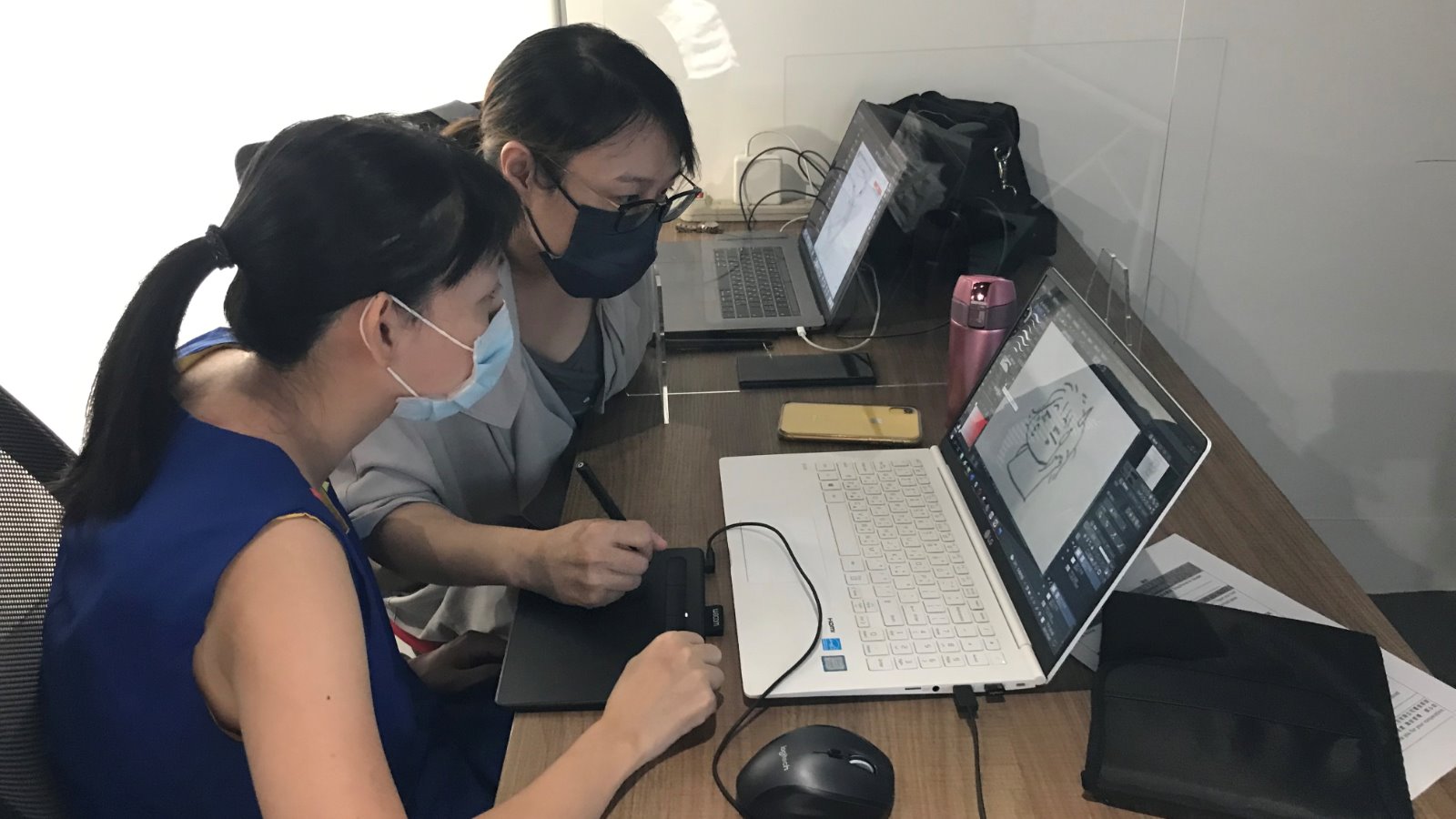 「電繪課」學生現場實作