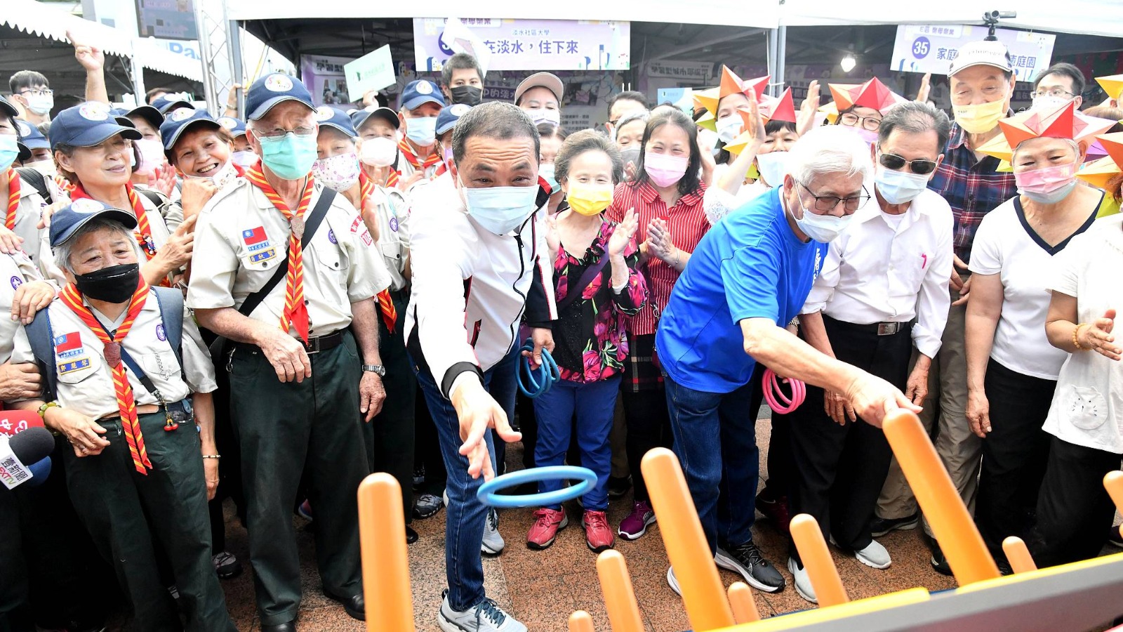 新北市學習型城市耶誕趴活動 市長與長者一同體驗腦適能活動
