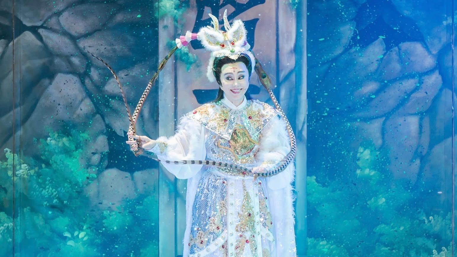 「明華園戲劇總團」演出《濟公活佛之雪狐情》—無敵小生孫翠鳳老師劇中英姿。