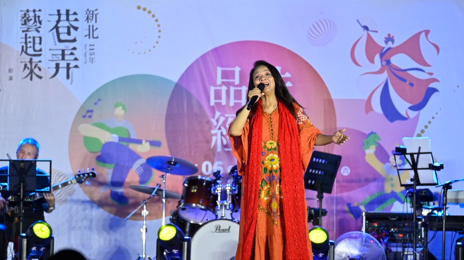 美聲歌后許景淳在「金韻民歌夜」演唱多首好歌，與民眾度過一個美好夜晚。